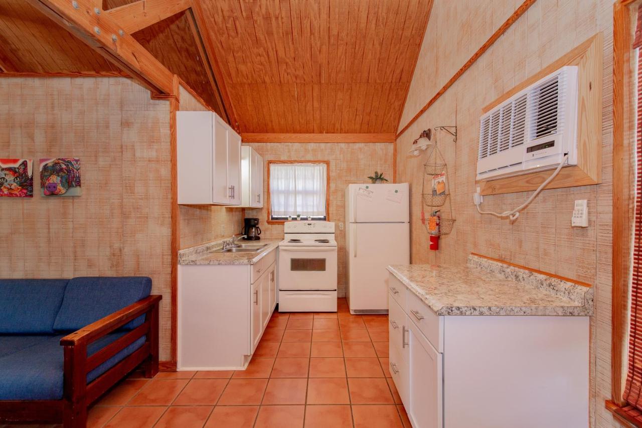 Seven Bluff Cabins Concan Zewnętrze zdjęcie