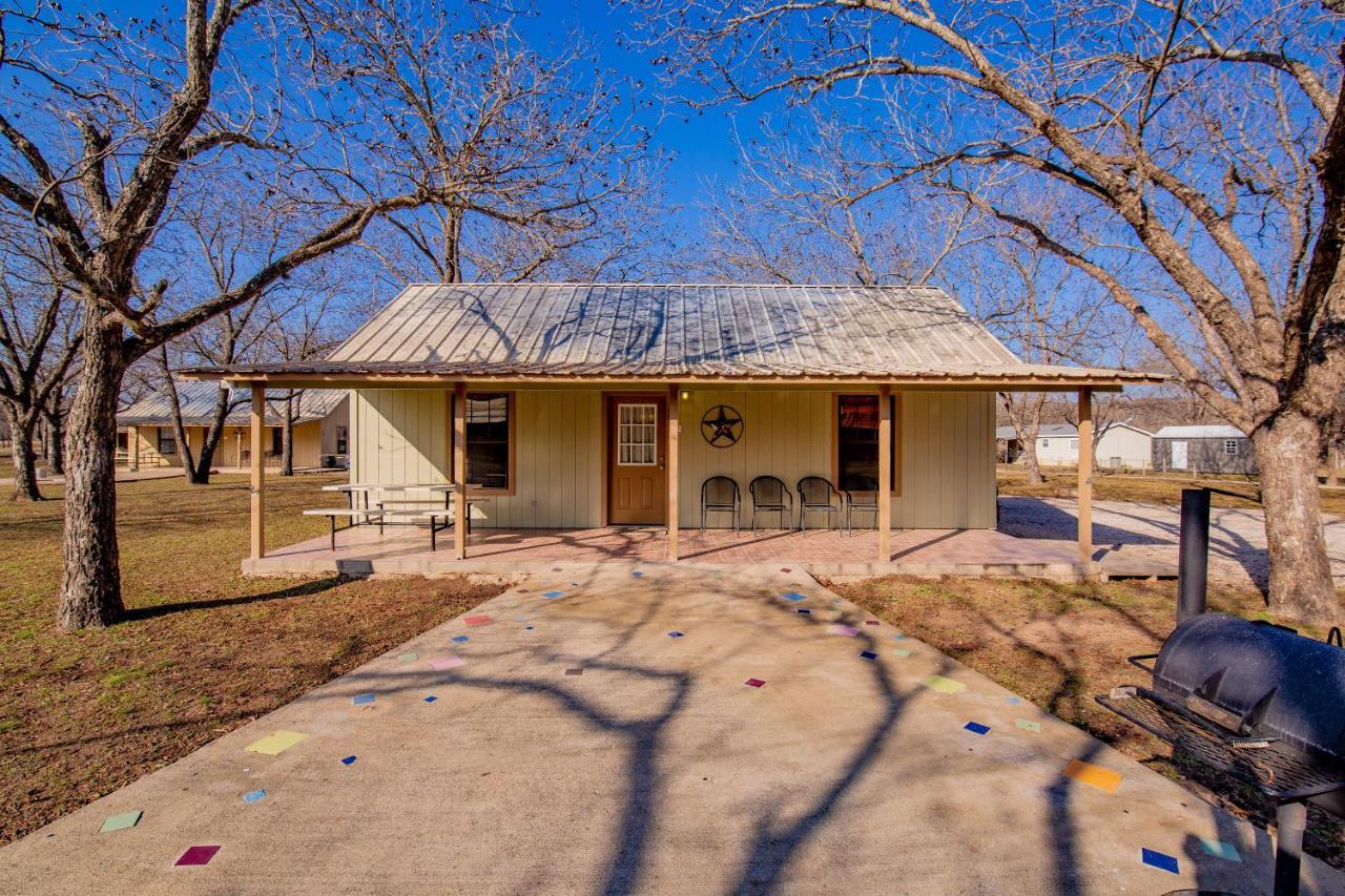 Seven Bluff Cabins Concan Zewnętrze zdjęcie