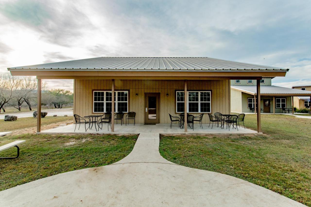 Seven Bluff Cabins Concan Zewnętrze zdjęcie