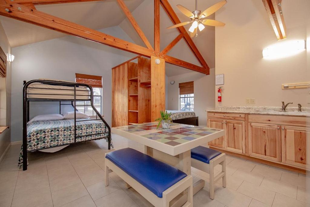 Seven Bluff Cabins Concan Zewnętrze zdjęcie